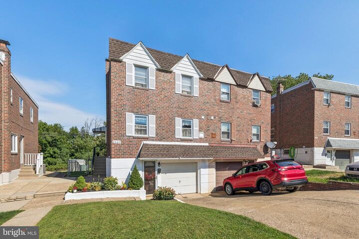 8860 Manchester Street  Philadelphia PA 19152 photo