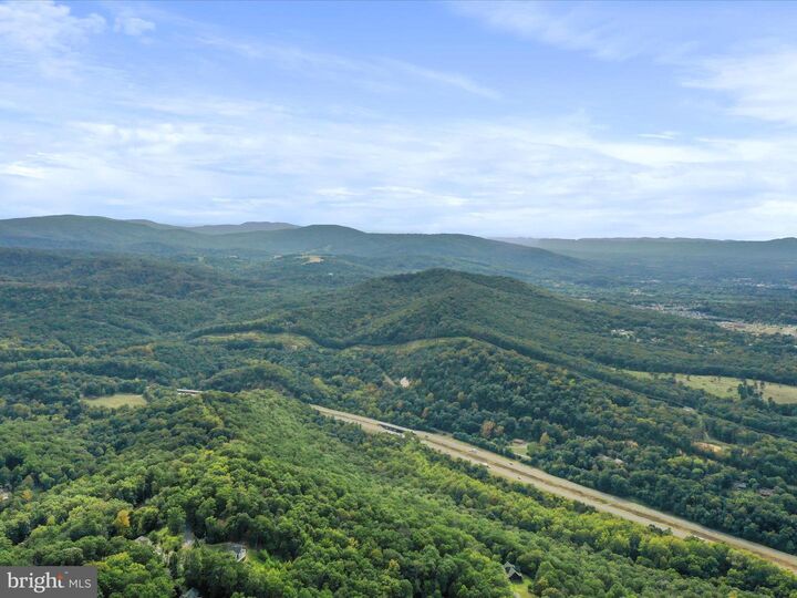 Property Photo: 1195 Applewood Drive VA 22630