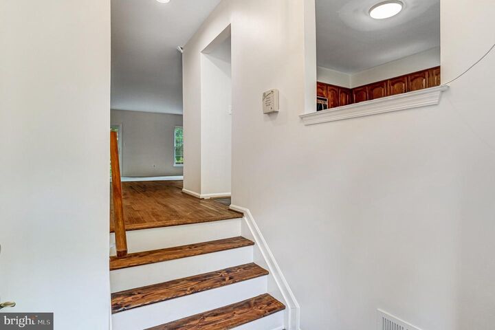 Property Photo: 5910 Woodfield Estates Drive VA 22310