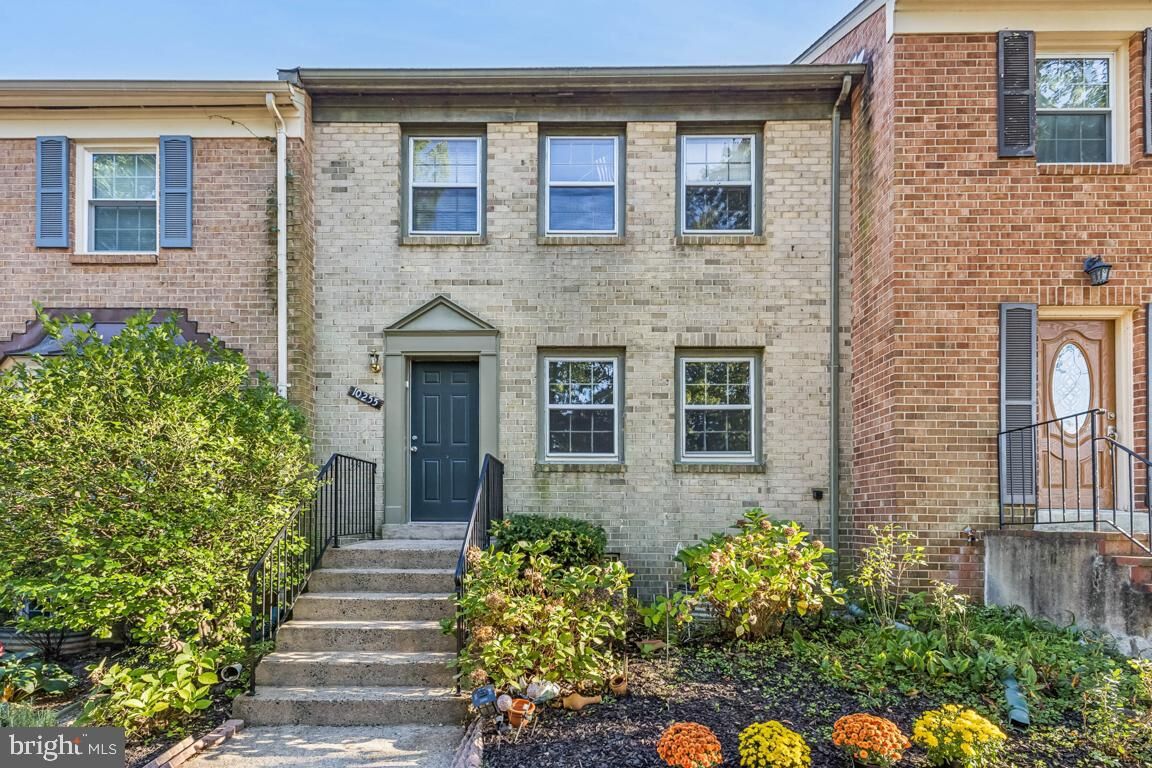 Property Photo: 10255 Braddock Road VA 22032