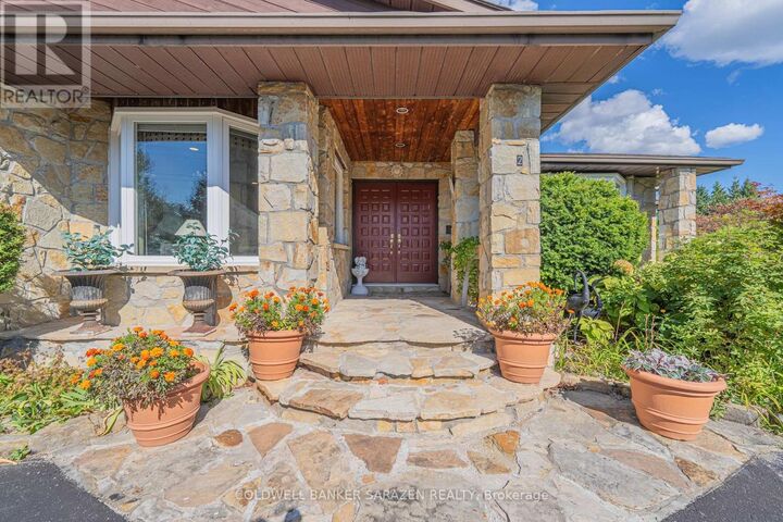 Property Photo:  2 Midinah Gate  ON K2R 1B7 