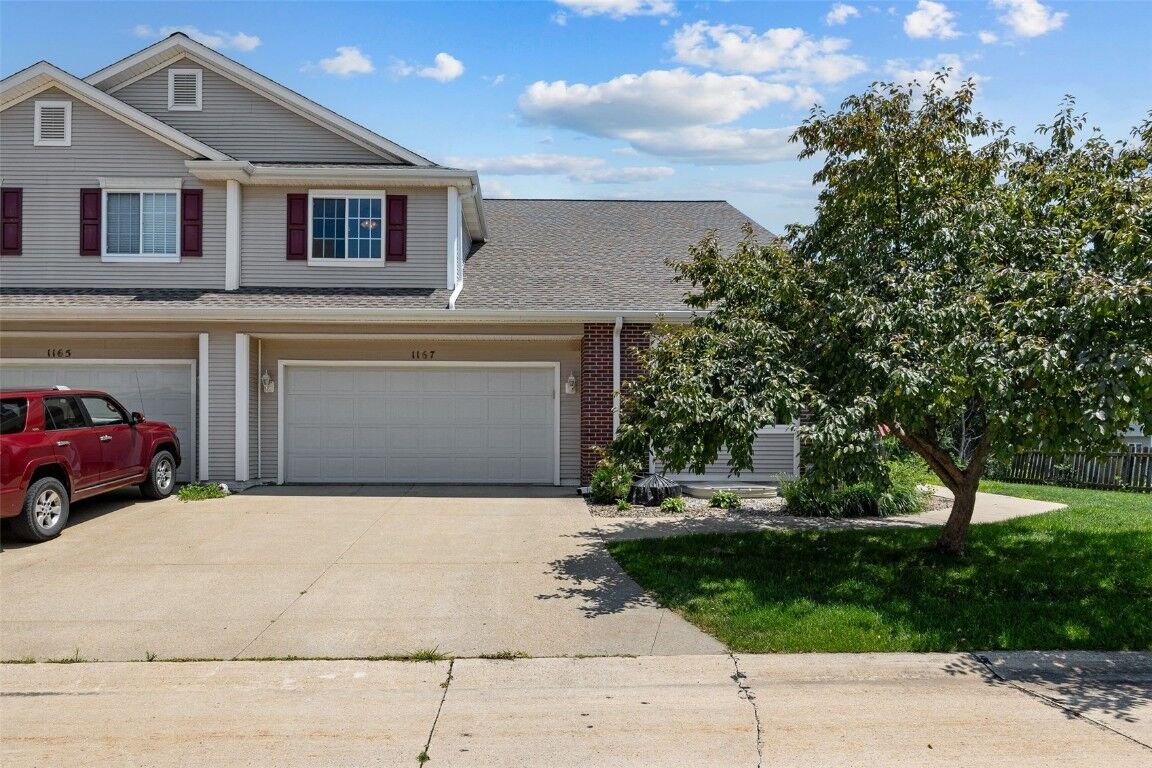 Property Photo:  1167 74th Street NE  IA 52402 