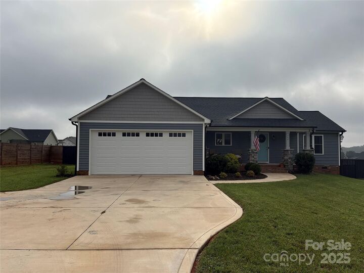 Property Photo: 142 Alf Hoover Road NC 28092