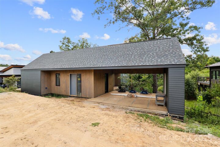 Property Photo: 511 Wilma Dykeman Trail NC 28804