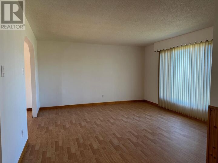 Property Photo: 4 East Grove Cres ON P0T 2W0