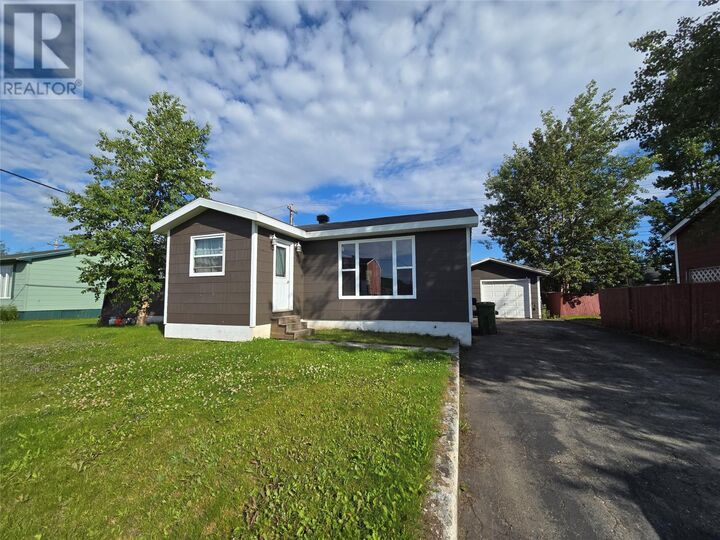 Property Photo:  825 Tamarack Drive  NL A2V 2M3 