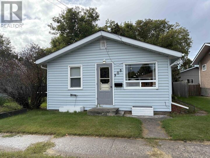 Photo de la propriété: 905 McKenzie Ave N ON P9A 2B5