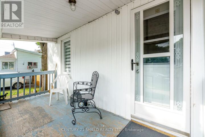 Property Photo:  325 North Belmont Street North  ON K6H 4Z7 