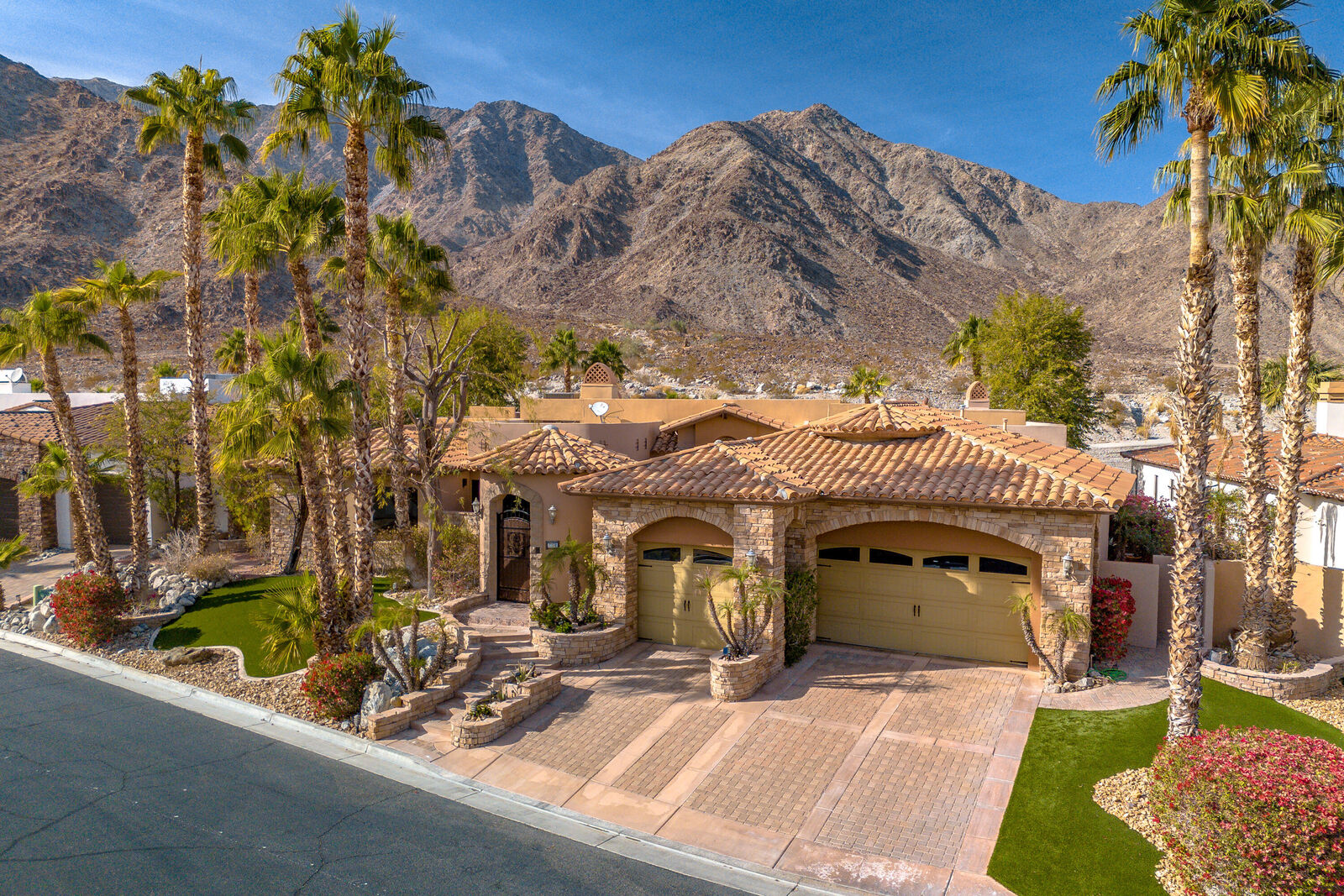 Property Photo:  77170 Casa Del Sol  CA 92253 