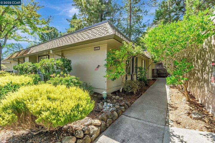 Property Photo:  2308 Ptarmigan 2  CA 94595 
