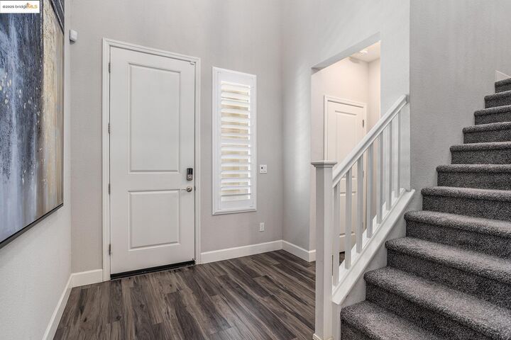 Property Photo: 1734 Bonnard Way CA 95242