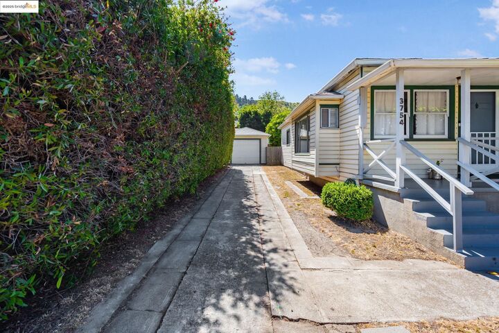 Property Photo: 3754 Ramsey Ct CA 94803