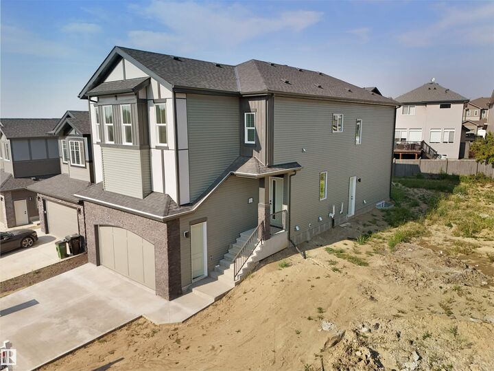 1142 Gyrfalcon Crescent NW  Edmonton AB T5S 0S5 photo