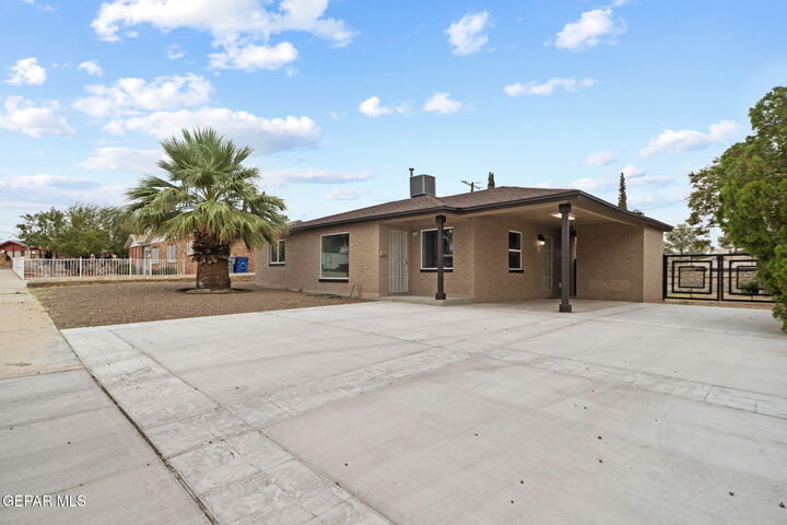Property Photo:  918 Argentina Street  TX 79903 