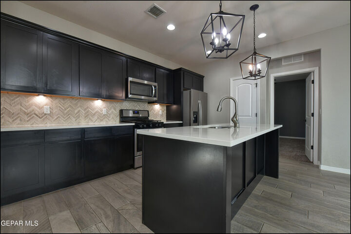 Property Photo:  4553 Mark Avizo St  TX 79938 
