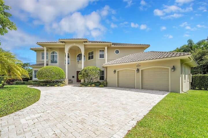Property Photo:  11001 SW 75th Ct  FL 33156 