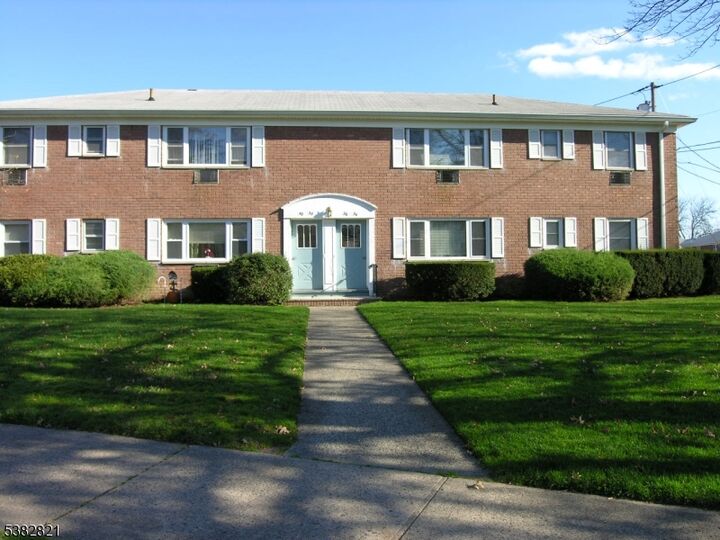 Property Photo:  40 Manchester Ct  NJ 07470 