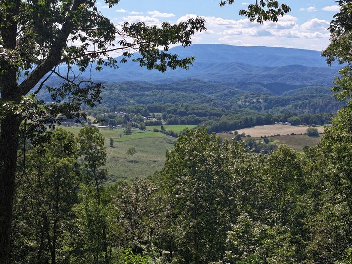 Property Photo: 709 Asbury Trace WV 24901