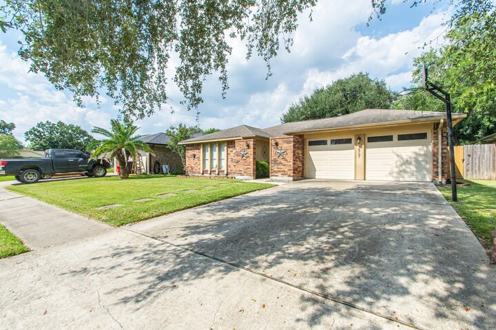 Property Photo:  16707 Schooners Way  TX 77546 