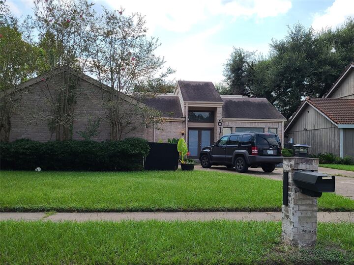 Property Photo: 6111 Ogden Forest Drive TX 77088