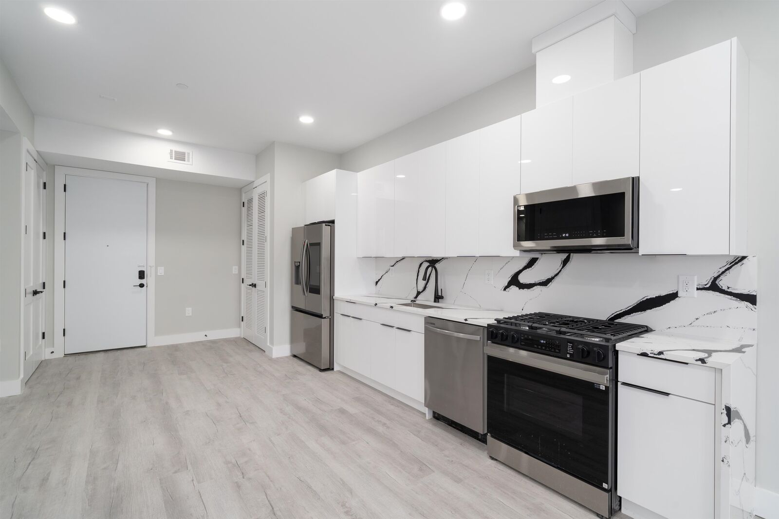 Property Photo:  187 Culver Ave 410  NJ 07305 