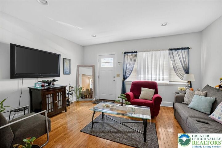 Property Photo: 533 Reynolds Street PA 18042