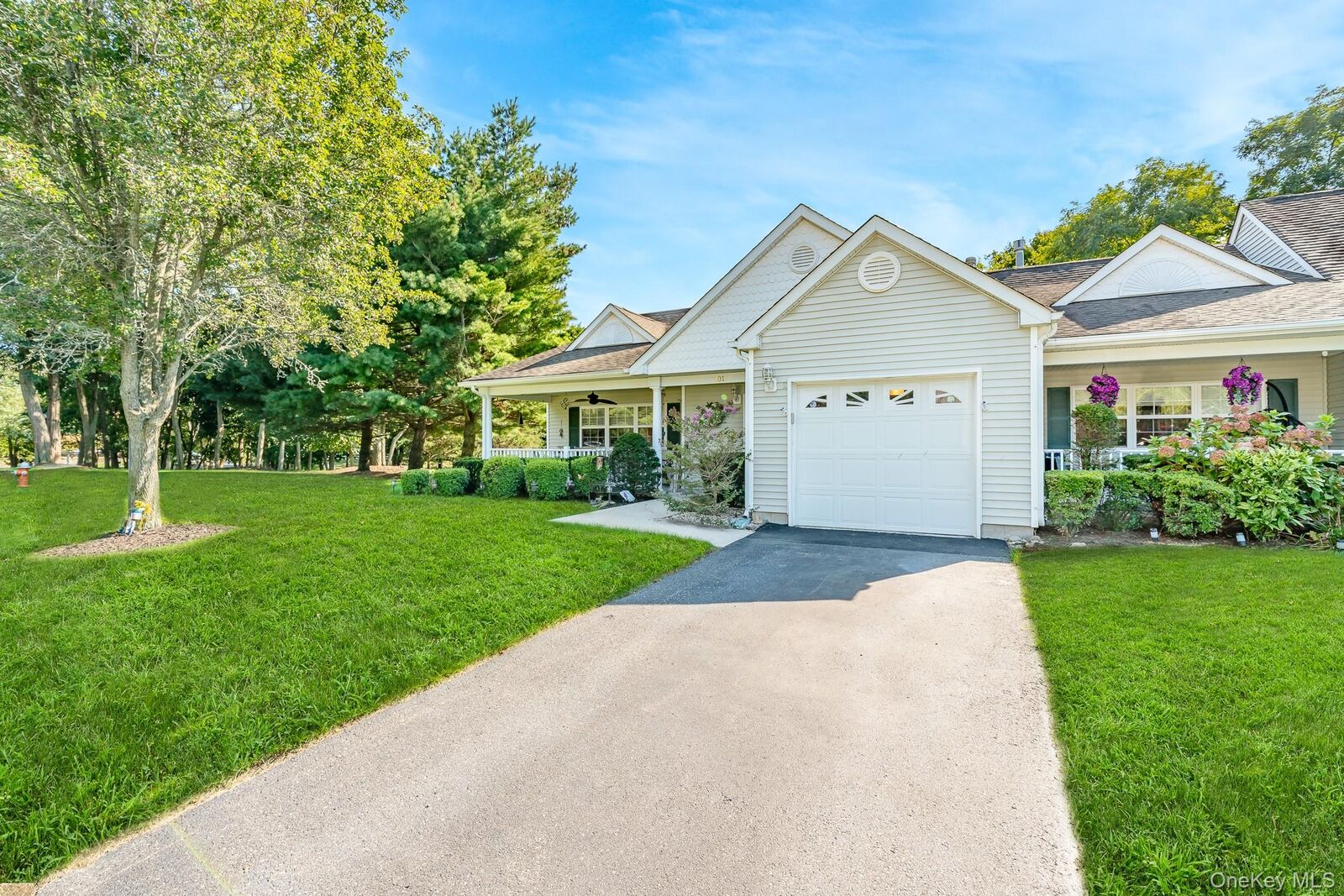 Property Photo:  201 Pebble Beach Path  NY 11901 