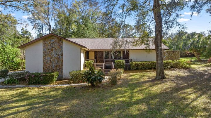 Property Photo: 8519 SW 197th Court Road FL 34432