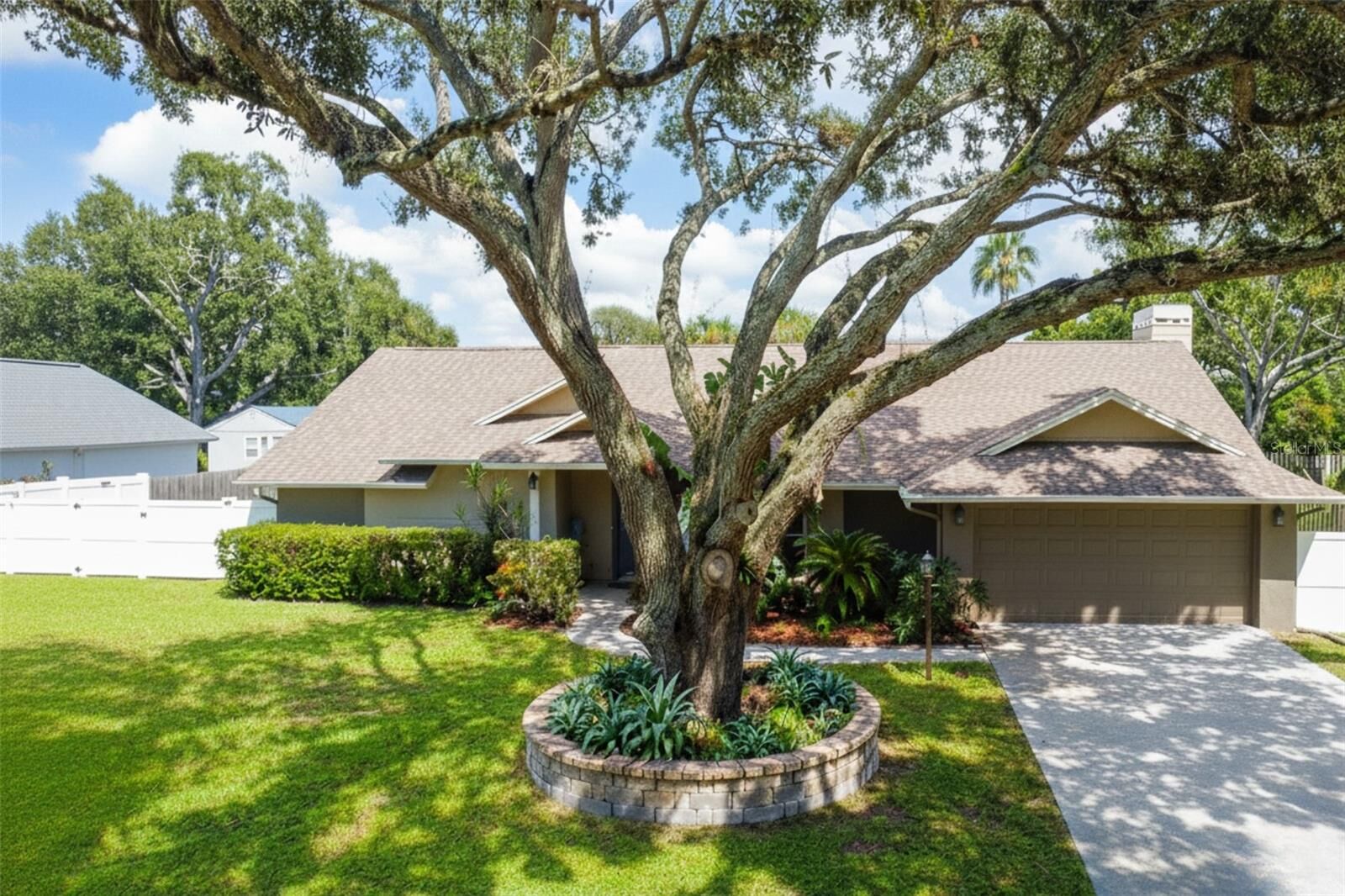 Property Photo: 3044 Avalon Terrace Drive FL 33596