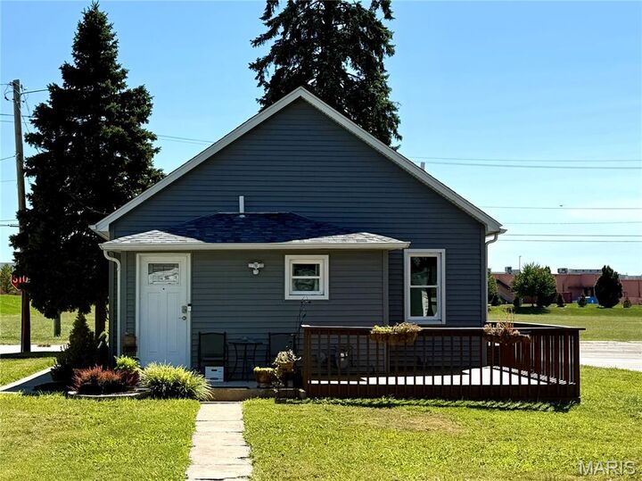 Property Photo:  119 5th Avenue  IL 62025 