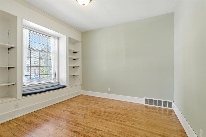 Property Photo: 2562 N Weil St WI 53212