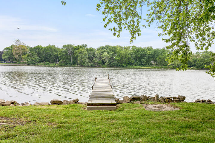 Property Photo:  550 N Center Street  IL 60177 
