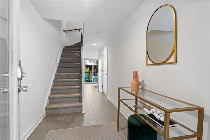 Property Photo: 1729 N Bissell Street IL 60614