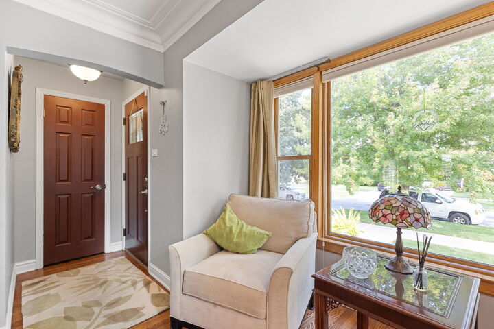 Property Photo:  10240 S Whipple Street  IL 60655 