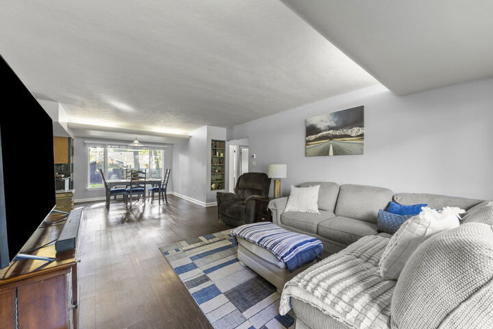 Property Photo:  326 Dwight Avenue  IL 60436 