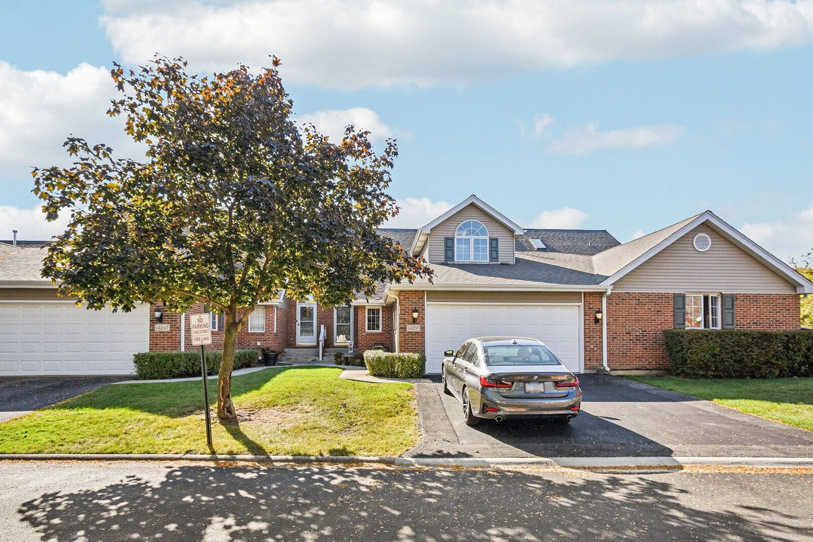 Property Photo: 14255 Wedgewood Glens Drive IL 60462