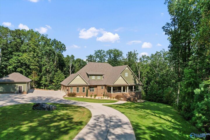 Property Photo: 113 Tomahawk Drive AL 35749