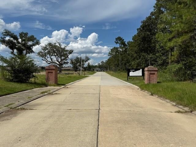 Property Photo:  285 La Chenier Drive  LA 70461