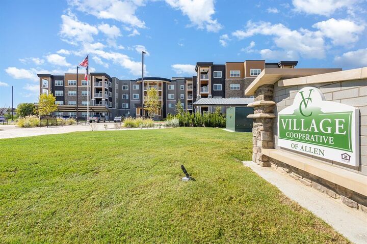 Property Photo:  930 Stockton Drive 206  TX 75013 