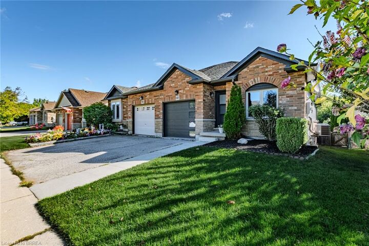 Photo de la propriété: 60 Savannah Ridge Drive ON N3L 4G5