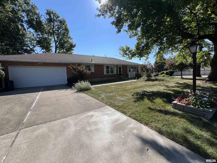 Property Photo:  6106 N Knoll Aire Drive  IL 61614 