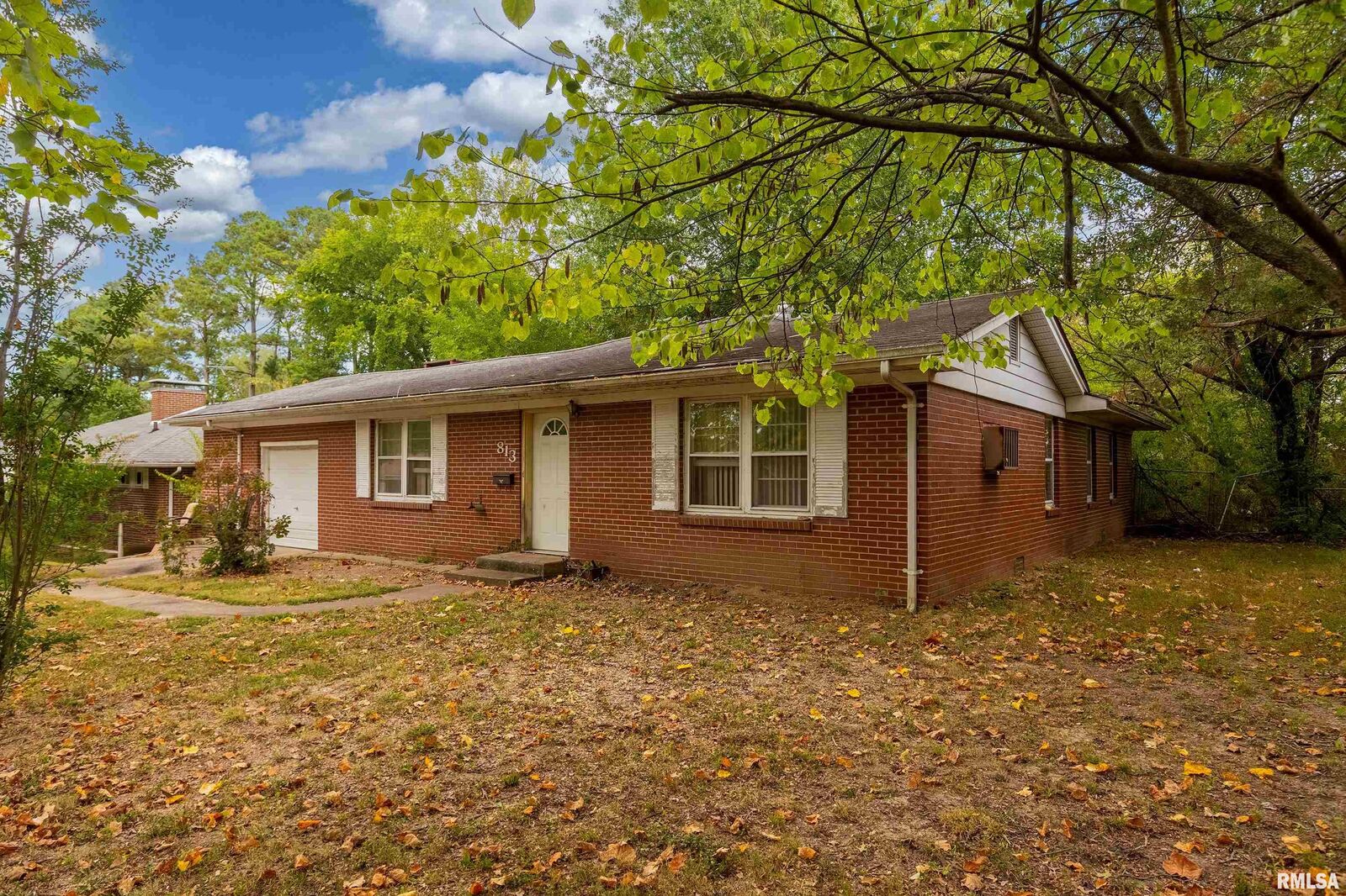 Property Photo: 813 S Skyline Drive IL 62901