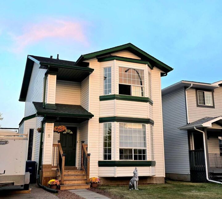 Property Photo: 8 Woodside Circle NW AB T4B 2H8