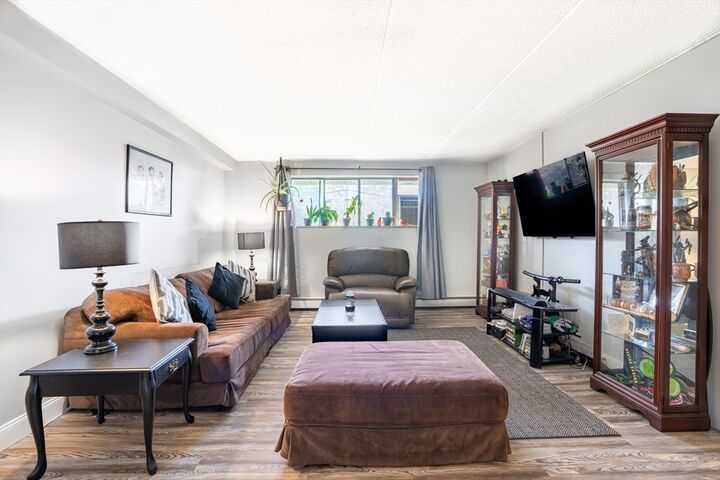 Property Photo:  80 N Warren St 3  MA 01801 
