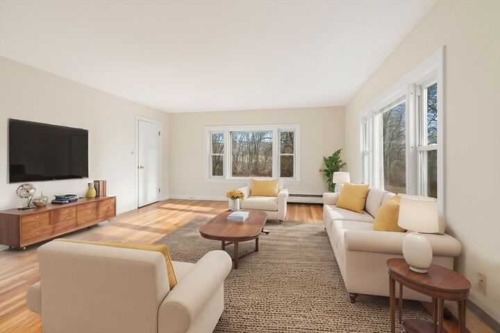 Property Photo: 10 Dulgarian Tr 10 MA 01824