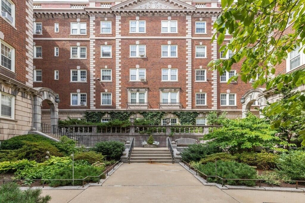 Property Photo: 3 Arlington St 31 MA 02140