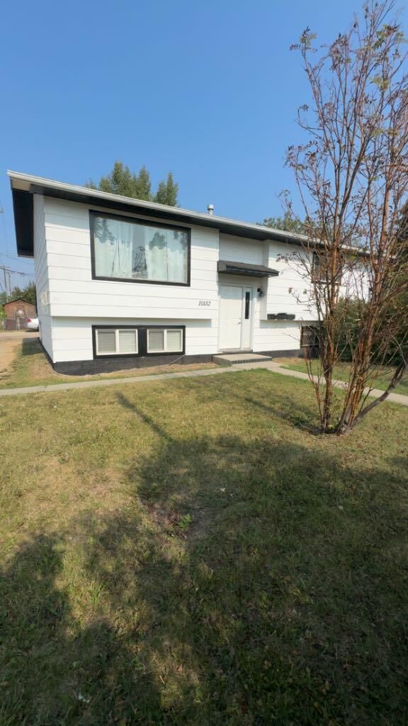 Property Photo: 10132 102 Avenue AB T8V 1A1