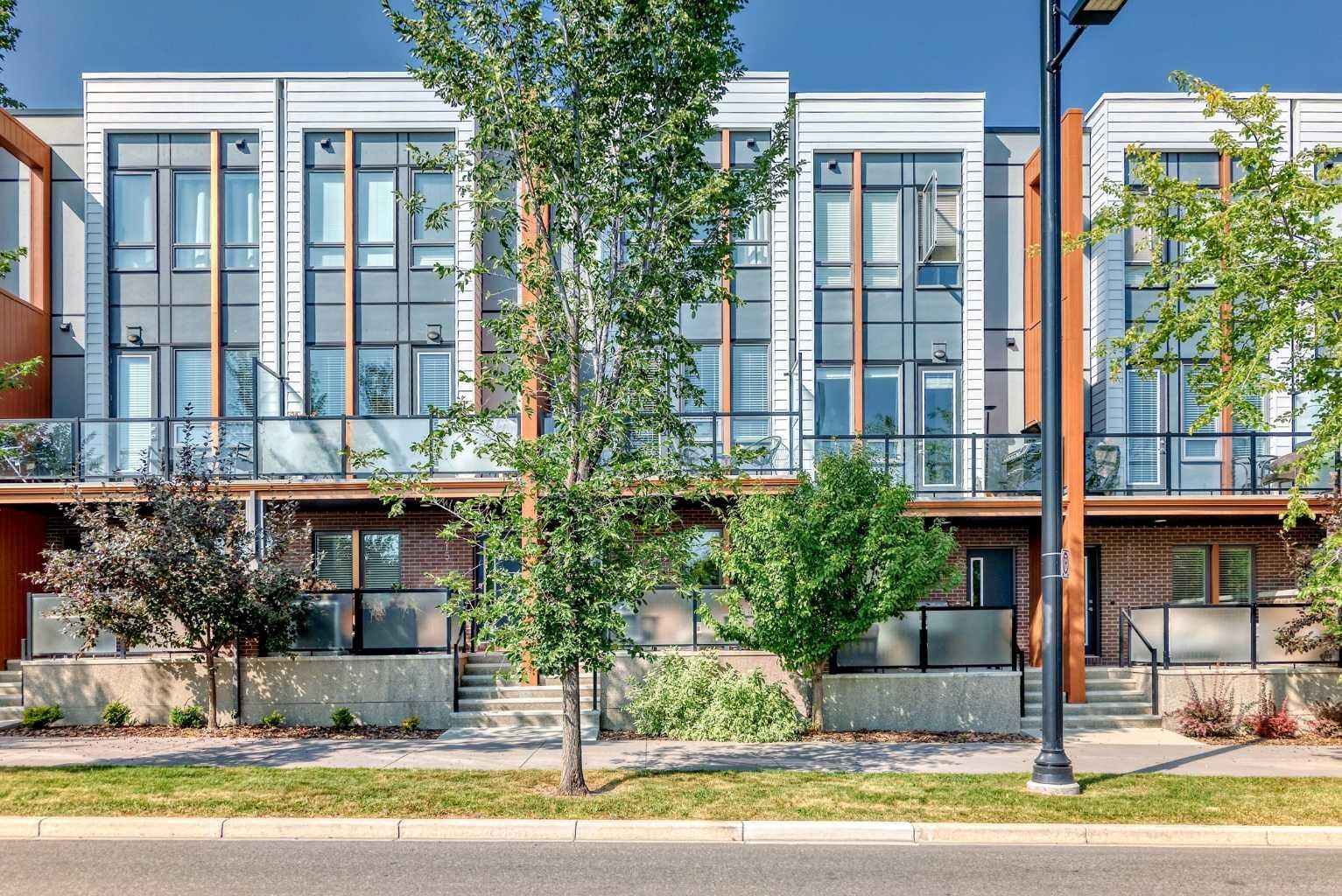 Property Photo: 3217 39 Street NW AB T3B 6G6