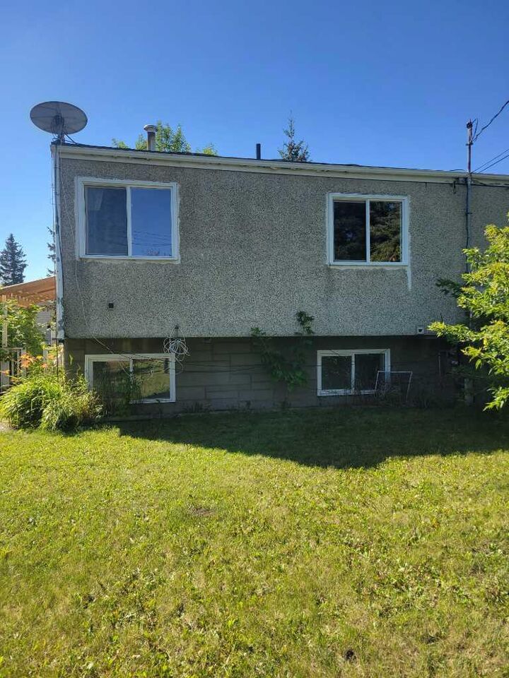 Photo de la propriété:  10026 93 Avenue  AB T8V 0J8 