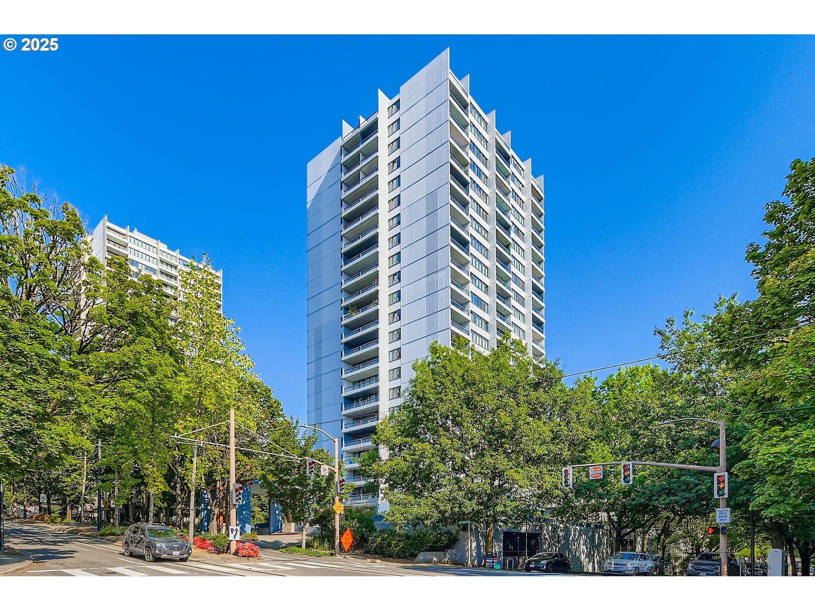 Property Photo: 111 SW Harrison St 8C OR 97201